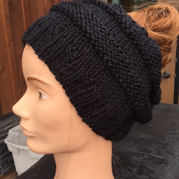 Hand Knit Messy Bun Hat/Toque - Picture 3 of 4